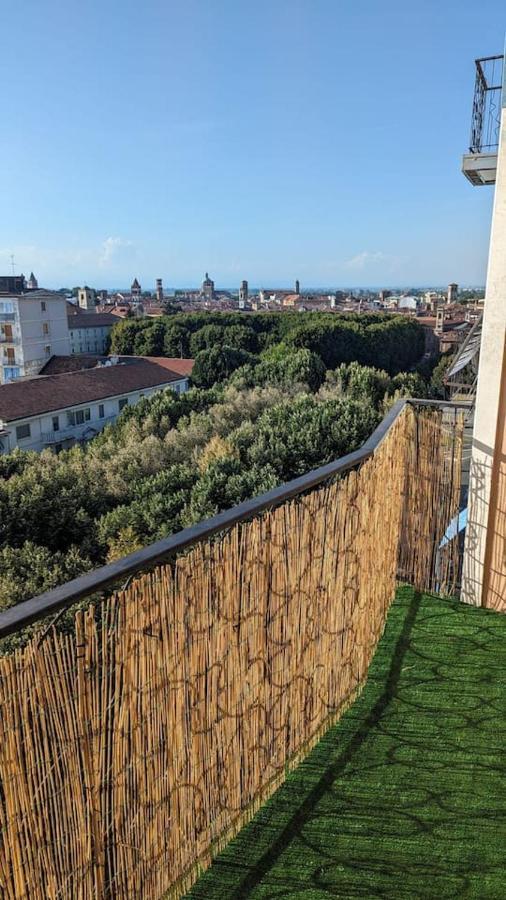 Apartamento La Terrazza Del Re Vercelli Exterior foto