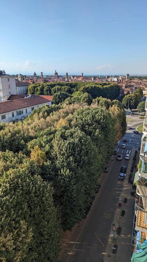 Apartamento La Terrazza Del Re Vercelli Exterior foto