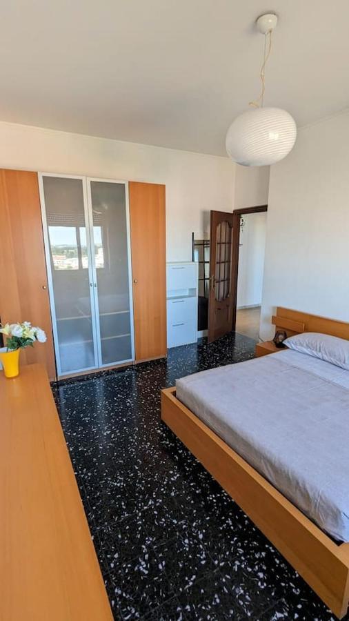 Apartamento La Terrazza Del Re Vercelli Exterior foto