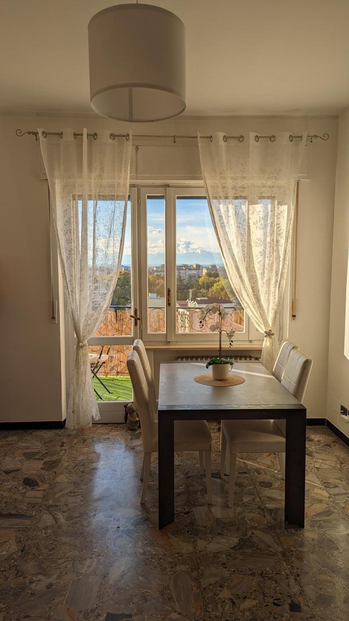 Apartamento La Terrazza Del Re Vercelli Exterior foto
